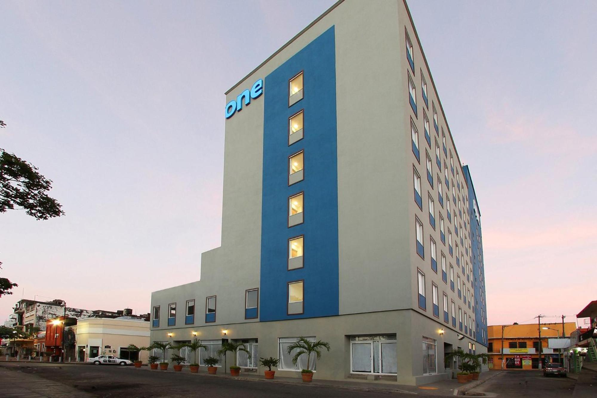 One Villahermosa Centro Экстерьер фото