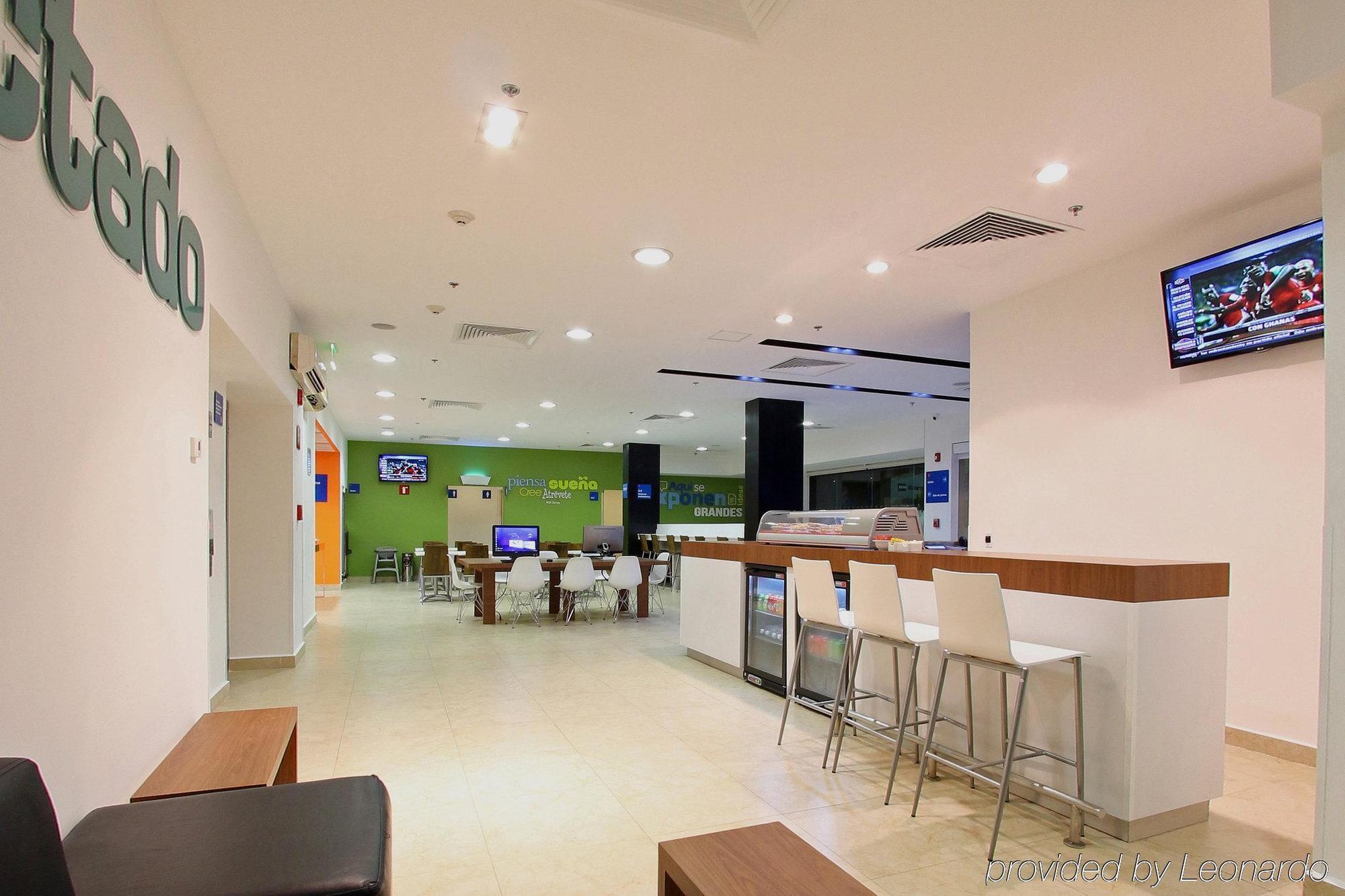 One Villahermosa Centro Интерьер фото